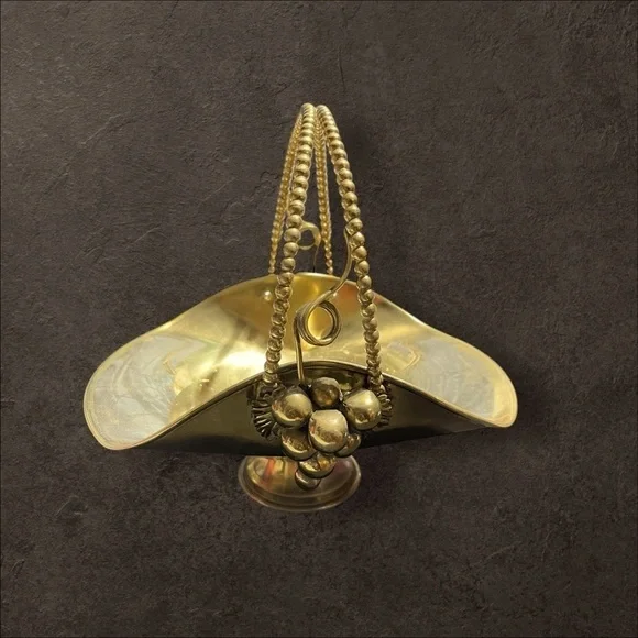 Vintage Solid Brass Basket With Handle Made In Italy With Leaf And Grape Design - Picture 3 of 9